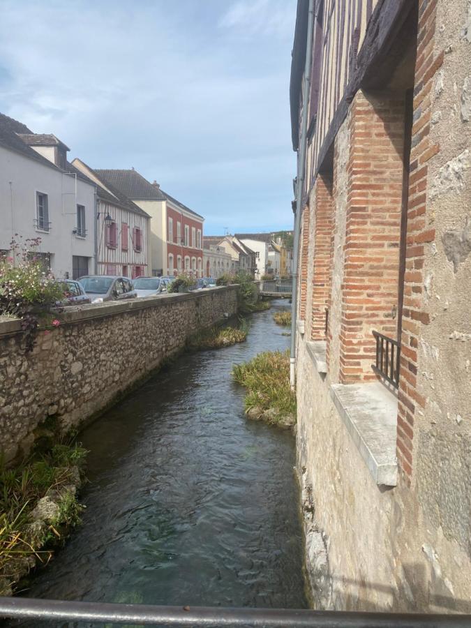 Le Marais Vous - Duplex En Centre-Ville. Provins Eksteriør bilde